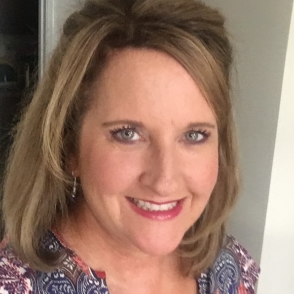 Meet your Posher, Lynette - Picture 1 of 1